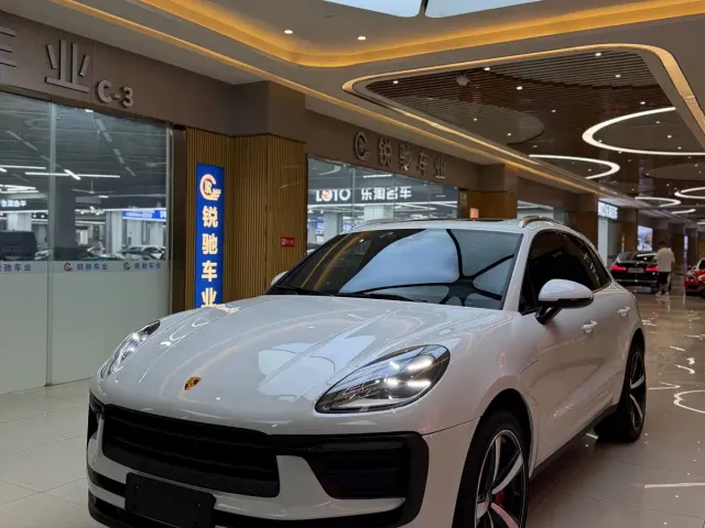 Porsche Macan — Фото автомобиля 6