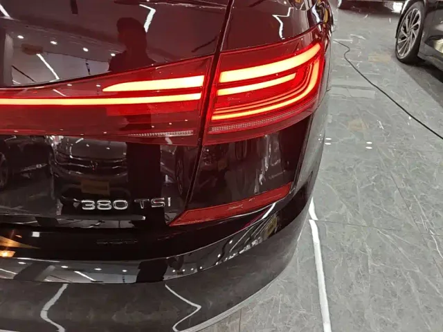 Volkswagen Passat — Фото автомобиля 7