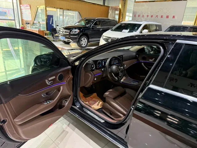 Mercedes-Benz E-Class — Фото автомобиля 4