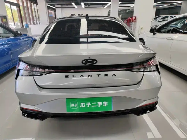 Hyundai Elantra — Фото автомобиля 5