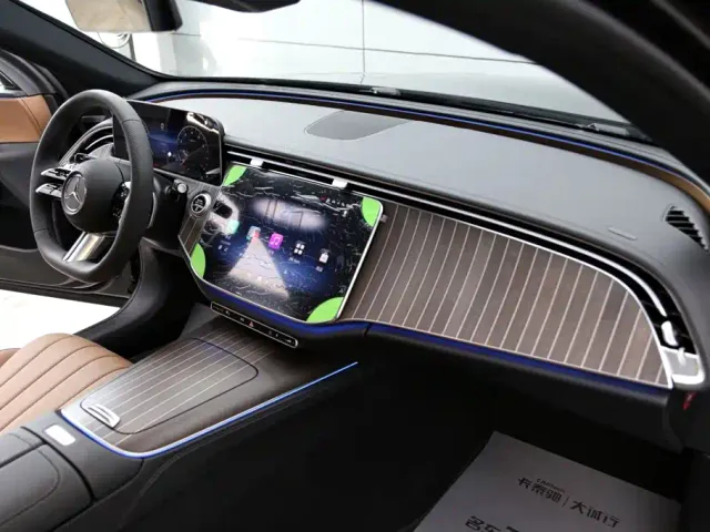 Mercedes-Benz E-Class — Фото автомобиля 22
