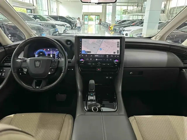 Toyota Vellfire — Фото автомобиля 9