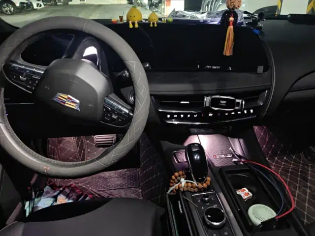 Cadillac CT5 — Фото автомобиля 12