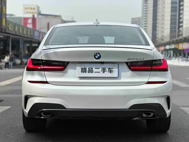 BMW 3 Series — Фото автомобиля 4