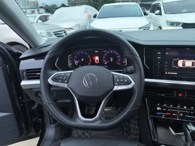 Volkswagen Passat — Фото автомобиля 6