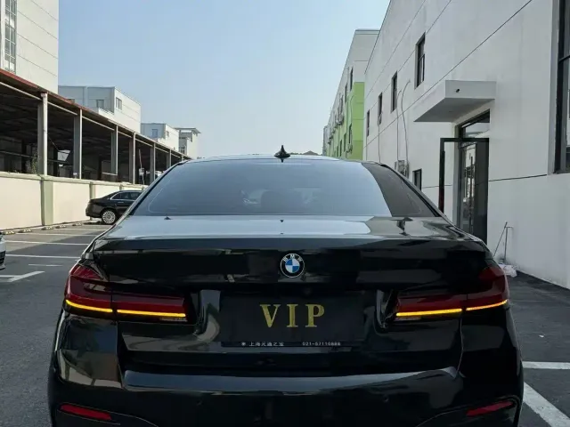 BMW 5 Series — Фото автомобиля 7