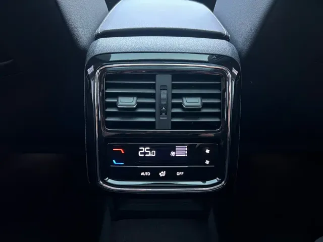 Volkswagen Passat — Фото автомобиля 13