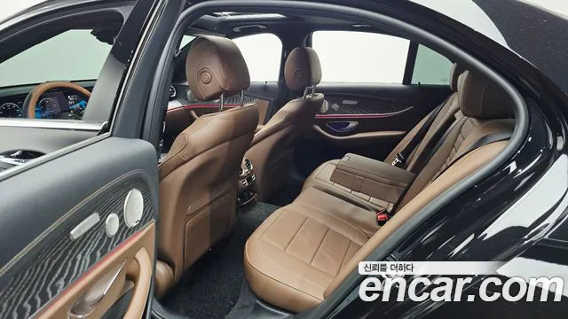 Mercedes-Benz E-Class E-класс W213 E350 4MATIC Exclusive — Фото автомобиля 15