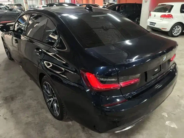 BMW 3 Series — Фото автомобиля 4