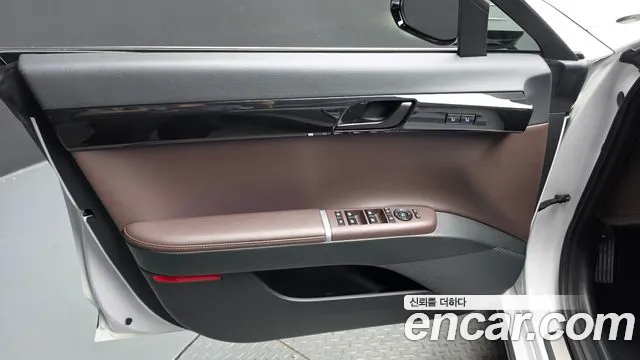 Hyundai Grandeur GN7 — Фото автомобиля 13