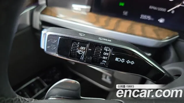 Cadillac Escalade Generation 5 — Фото автомобиля 29