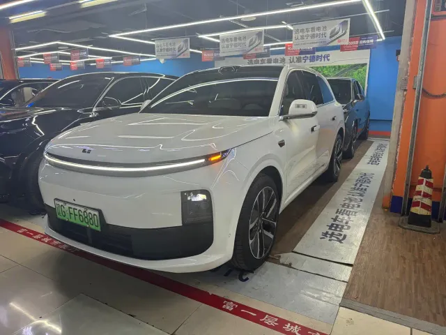Фотография автомобиля — Li Auto L6
