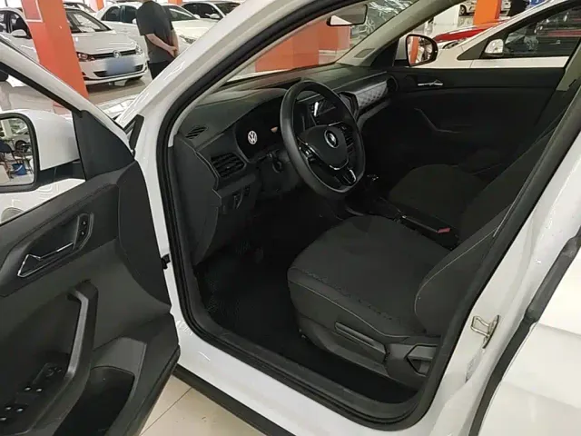 Volkswagen T-Cross — Фото автомобиля 15