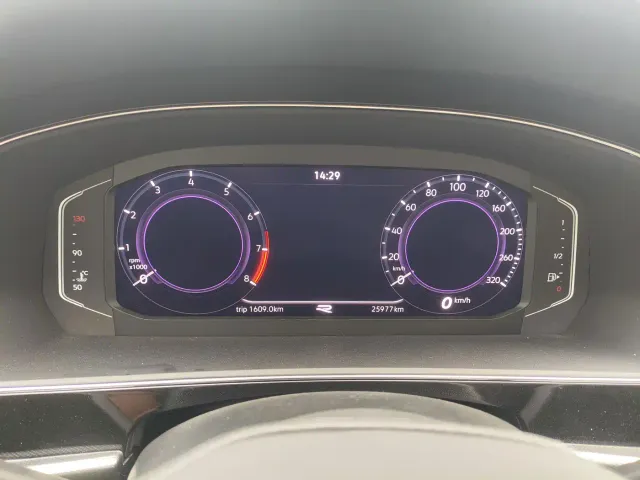 Volkswagen Passat — Фото автомобиля 10