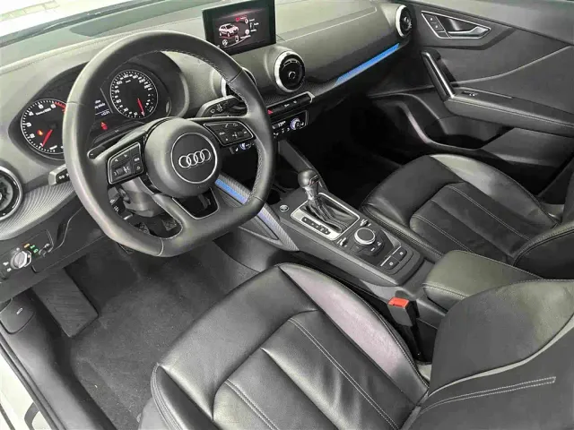 Audi Q2L — Фото автомобиля 3