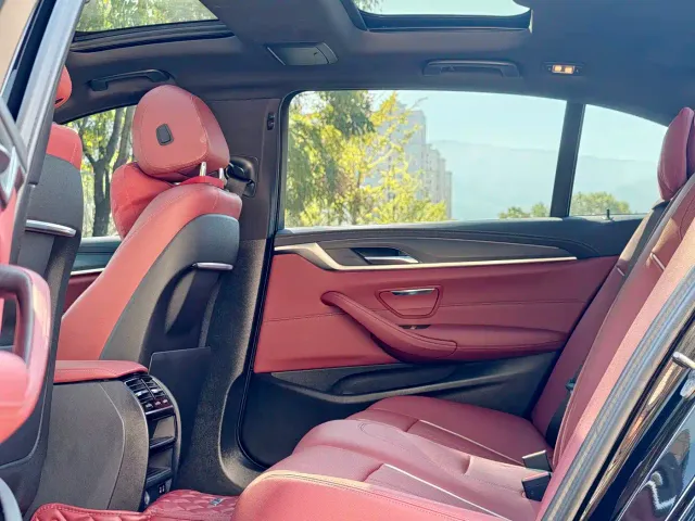 BMW 5 Series — Фото автомобиля 5