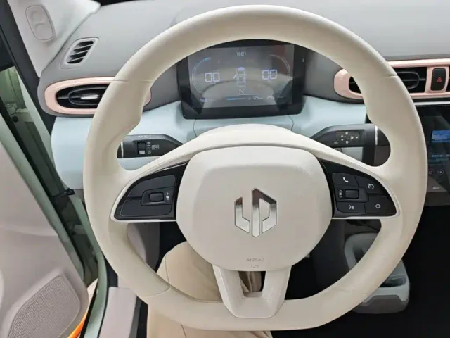 Leapmotor T03 — Фото автомобиля 10