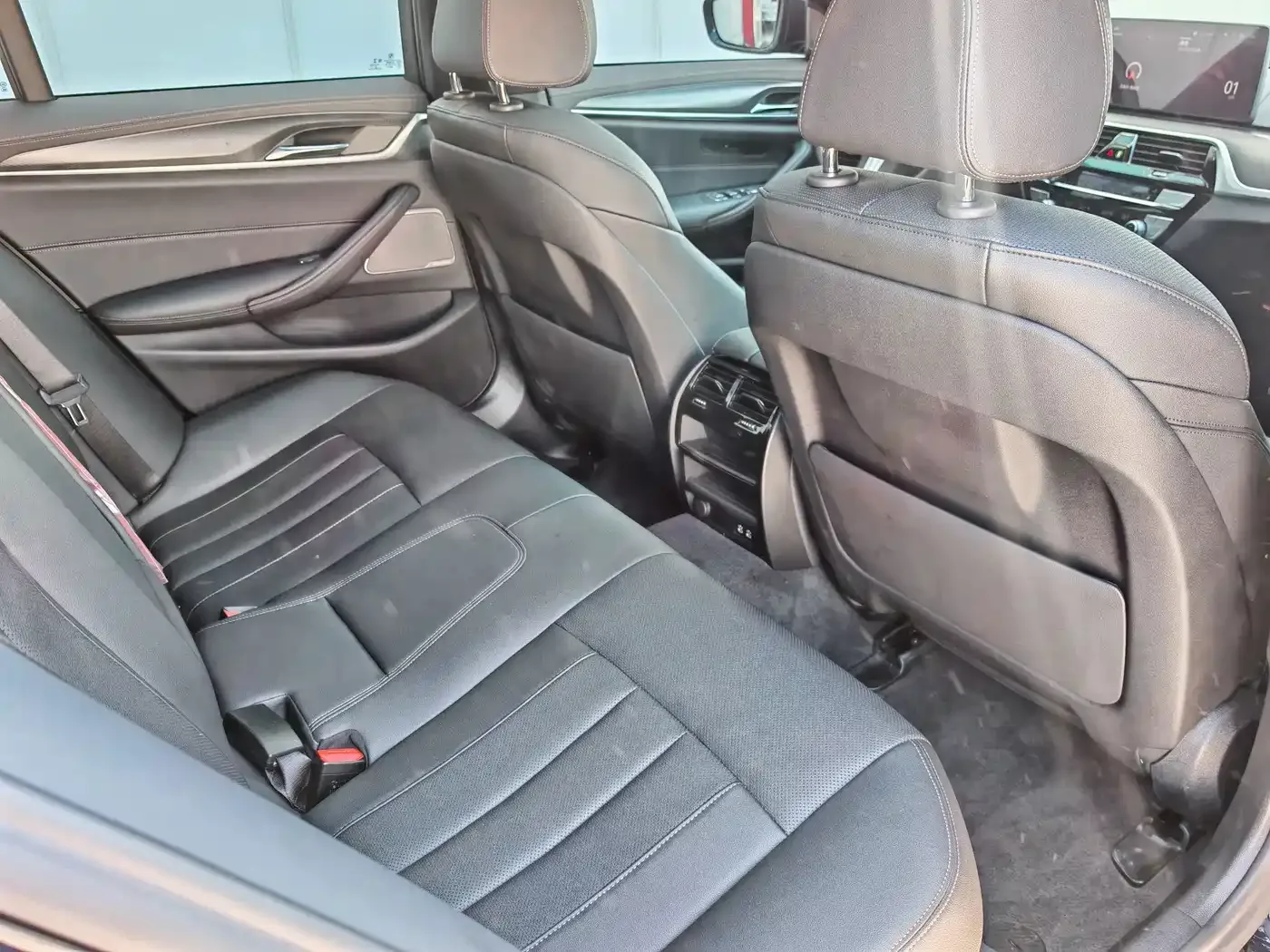 BMW BMW 5 Series (Import) 2022 Facelift 530i M Sport Package — Фото автомобиля 18