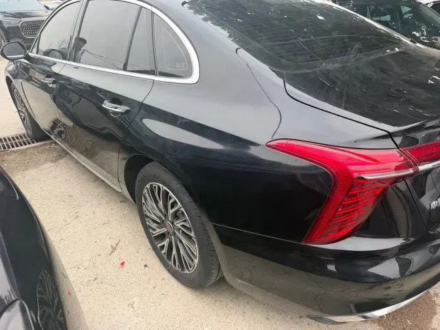 Hongqi H5 — Фото автомобиля 7