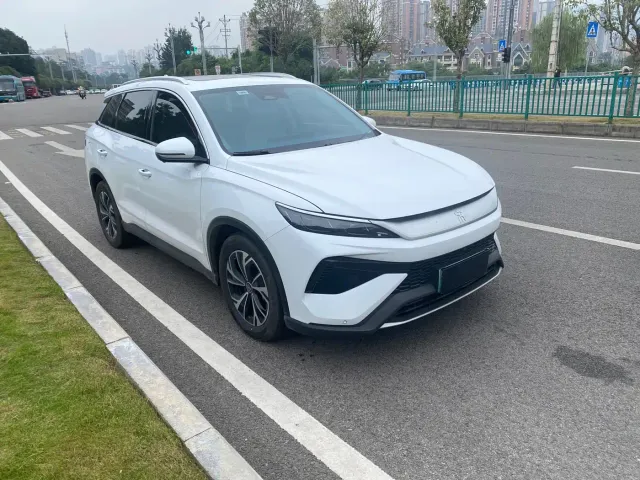 BYD Song Pro — Фото автомобиля 3