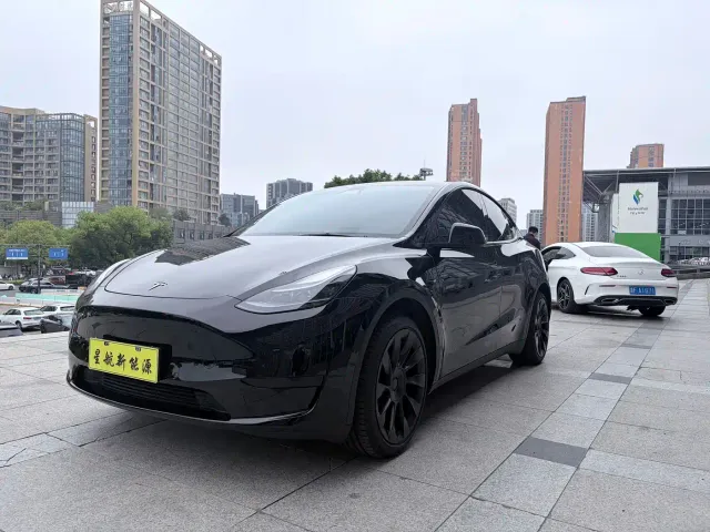 Фотография автомобиля — Tesla Model Y