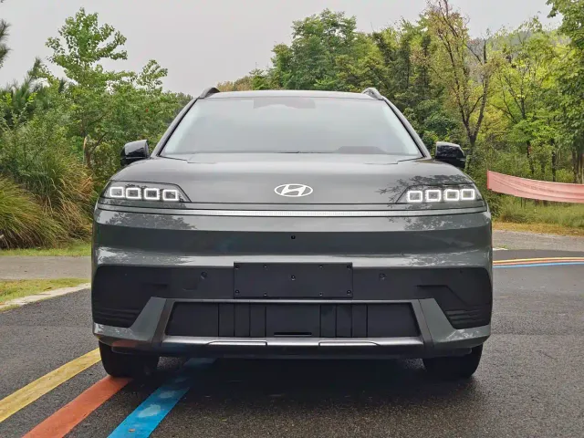 Hyundai ELEXIO — Фото автомобиля 2