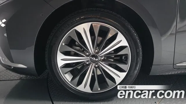 Kia K8 Hybrid — Фото автомобиля 5