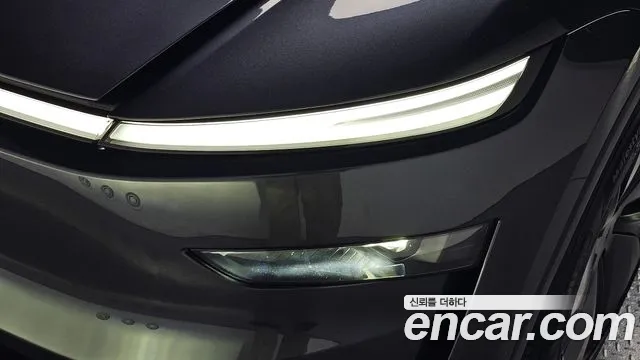 Tesla Model Y — Фото автомобиля 22
