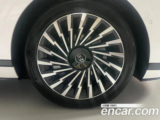 Hyundai Grandeur GN7 — Фото автомобиля 20