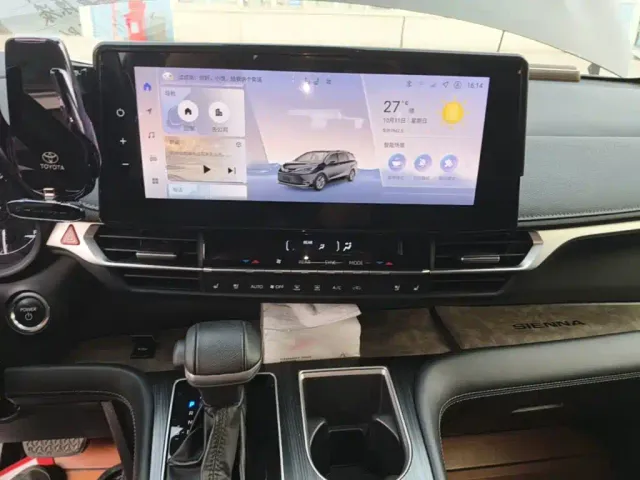 Toyota Sienna — Фото автомобиля 12