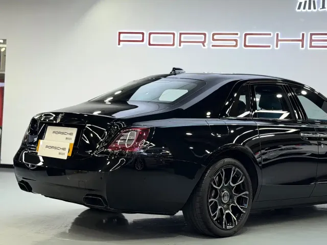 Rolls-Royce Ghost — Фото автомобиля 12