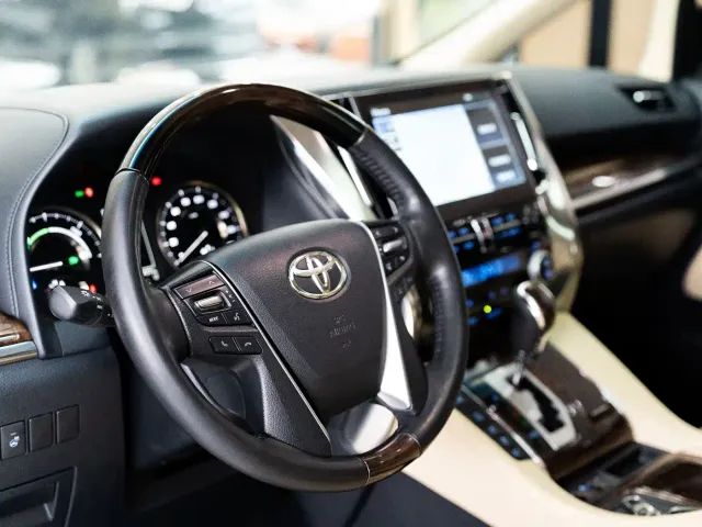 Toyota Alphard — Фото автомобиля 5