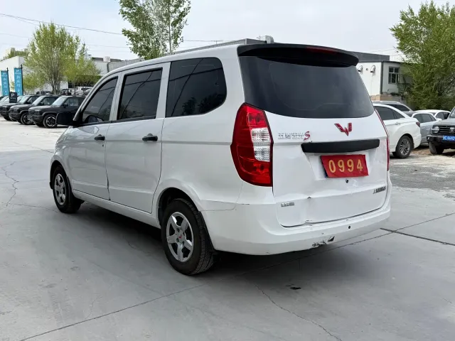 Wuling Hongguang — Фото автомобиля 7