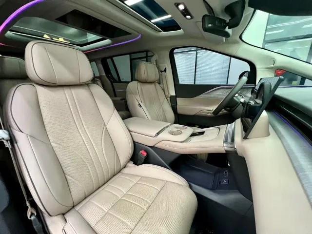 Xpeng X9 — Фото автомобиля 5