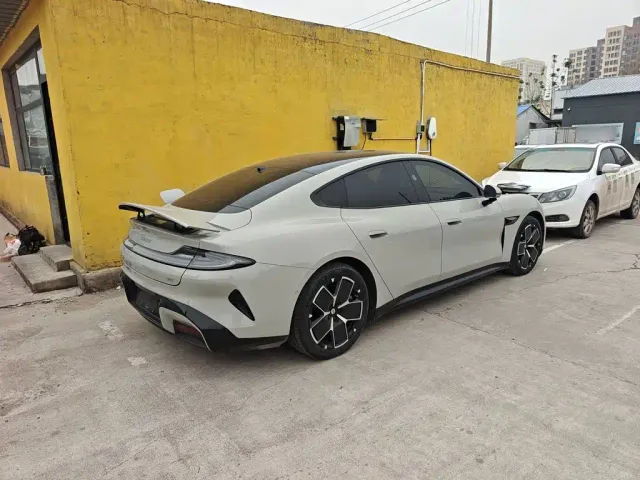 Xiaomi SU7 — Фото автомобиля 4