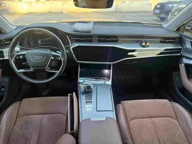 Audi A7L — Фото автомобиля 4