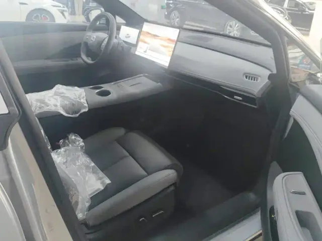 Nissan N7 — Фото автомобиля 8
