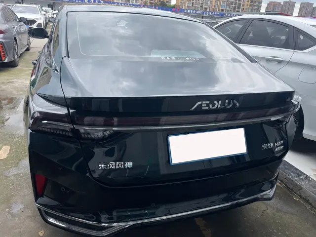 Dongfeng Yixuan MAX — Фото автомобиля 18
