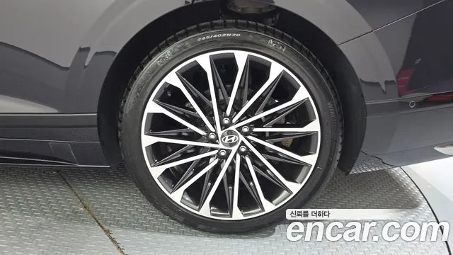 Hyundai Grandeur Grandeur (GN7) 3.5 Бензин 4WD — Фото автомобиля 17