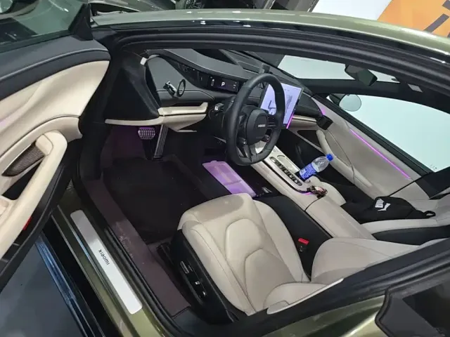 Xiaomi SU7 — Фото автомобиля 15