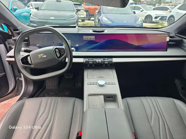 Geely Galaxy E8 — Фото автомобиля 10
