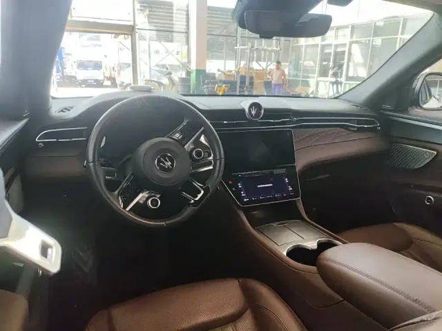 Maserati Grecale — Фото автомобиля 6