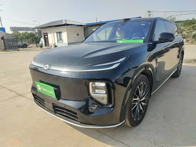 Фотография автомобиля — Changan Qiyuan Q07