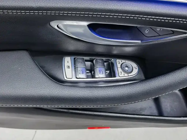 Mercedes-Benz E-Class — Фото автомобиля 9