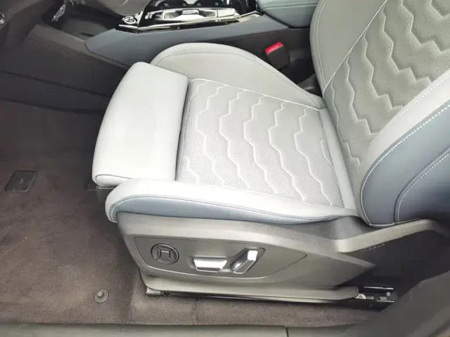 Audi Q6L e-tron — Фото автомобиля 20
