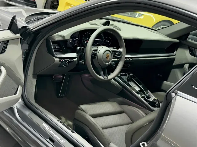 Porsche 911 — Фото автомобиля 6
