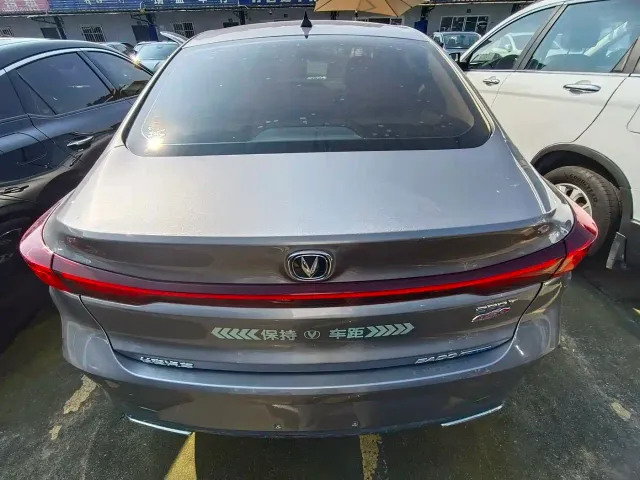 Changan Eado — Фото автомобиля 15