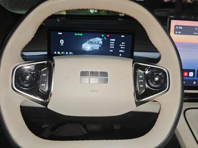 Geely Galaxy Starship 7 EM-i — Фото автомобиля 15