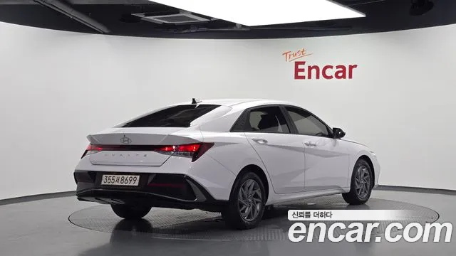 Hyundai Avante CN7 — Фото автомобиля 2
