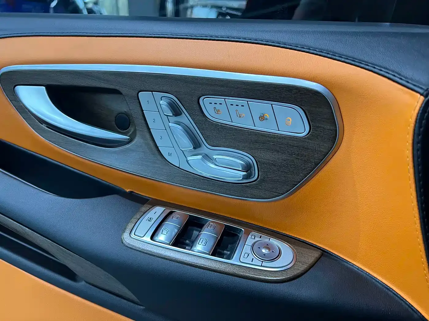Mercedes-Benz Vito 2021 2.0T Business Edition 7-seater — Фото автомобиля 23